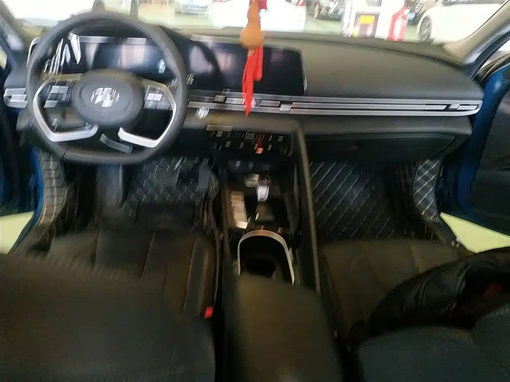 Hyundai Elantra 2021 1.5L CVT LUX Premium Edition фото 13