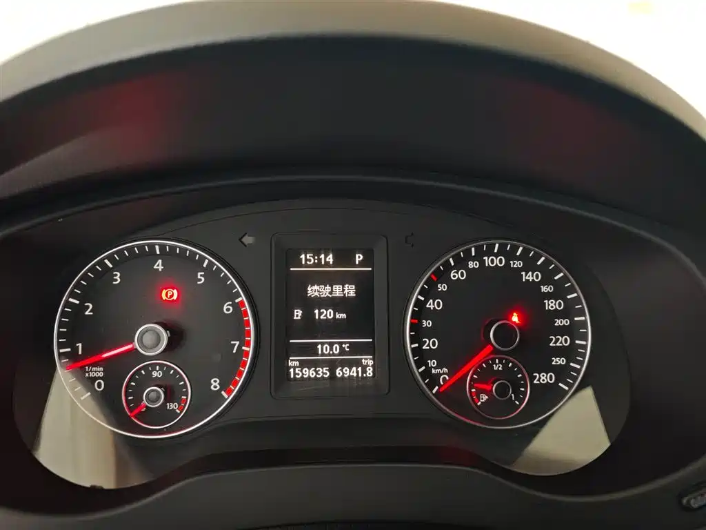 Volkswagen Sagitar 2014 1.4TSI Automatic Luxury фото 4