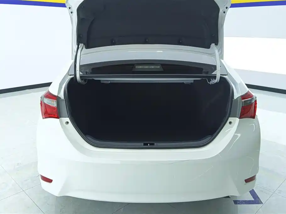 Toyota Corolla 2017 Facelift 1.2T S-CVT GL фото 4