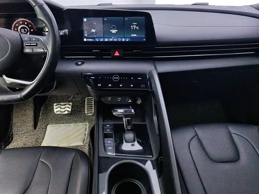 Hyundai Elantra 2021 240TGDi DCT LUX Premium Edition фото 13