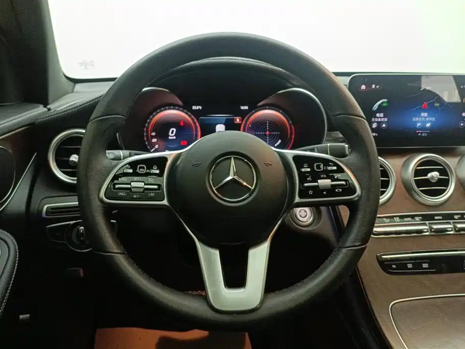 Mercedes-Benz GLC 2020 Facelift GLC 260 L 4MATIC Luxury фото 15