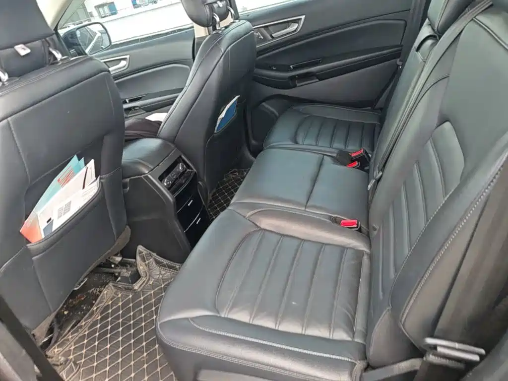 Фото 17 - Ford Edge