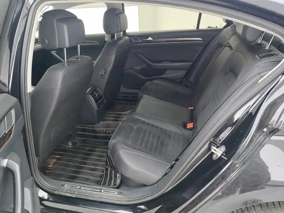 Volkswagen Magotan 2017 330TSI DSG Luxury фото 11