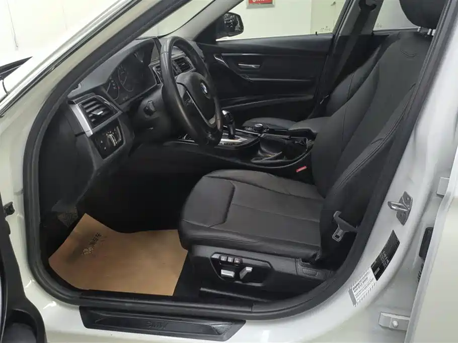 BMW 3 Series 2017 320Li Fashion фото 9