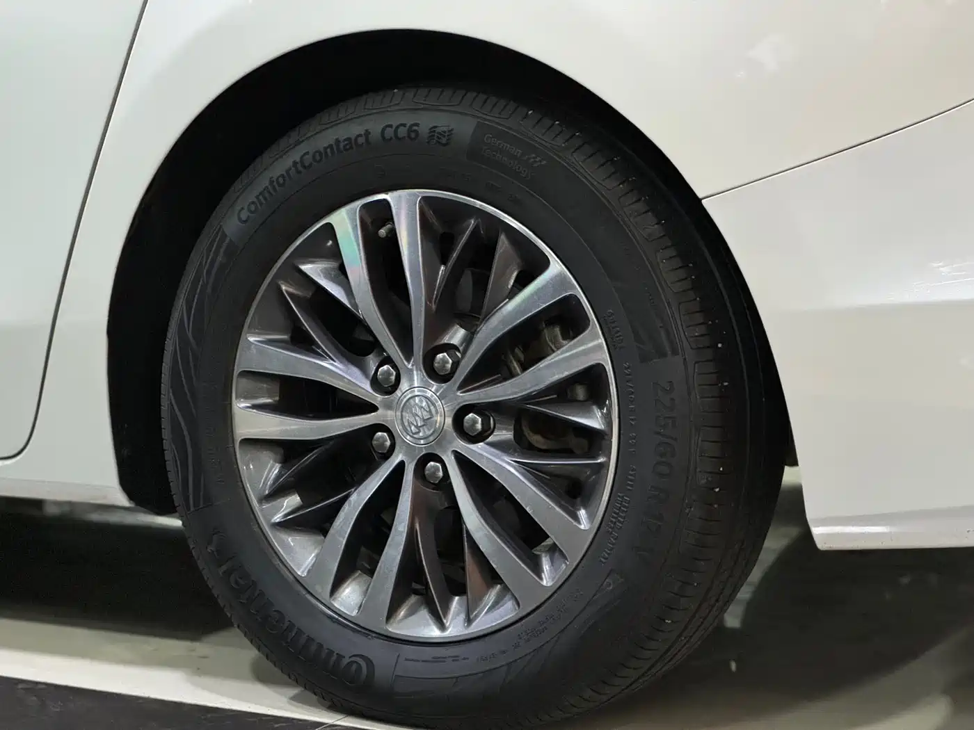 Buick GL8 2021 ES Landlord 653T Premium фото 15