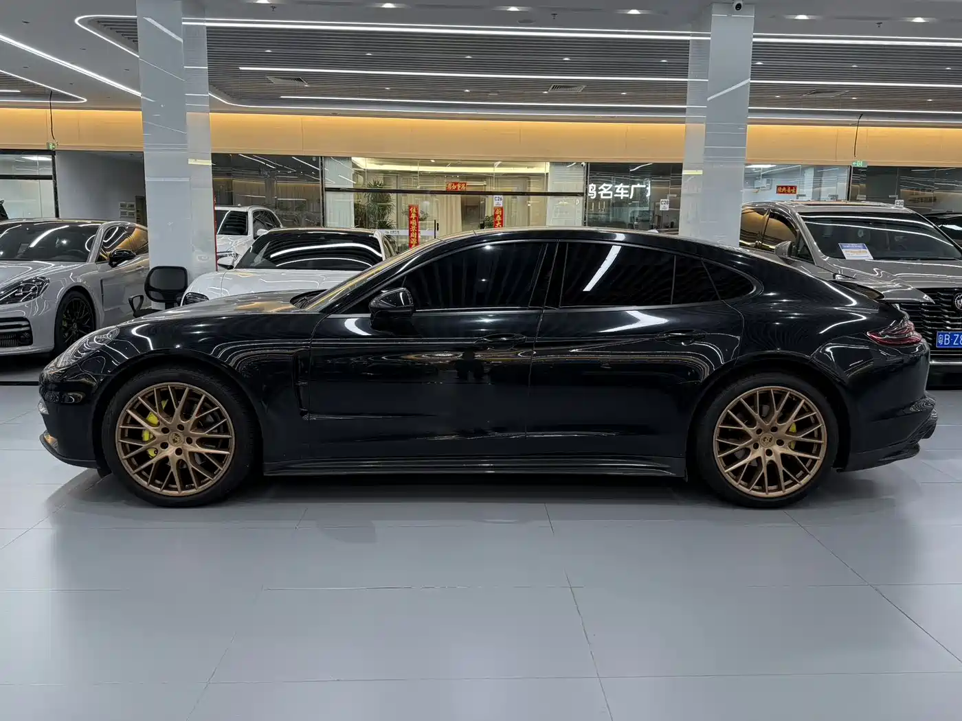Porsche Panamera 2020 Panamera 10th Anniversary Edition 2.9T фото 4