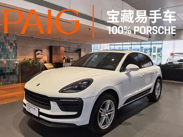 PORSCHE MACAN