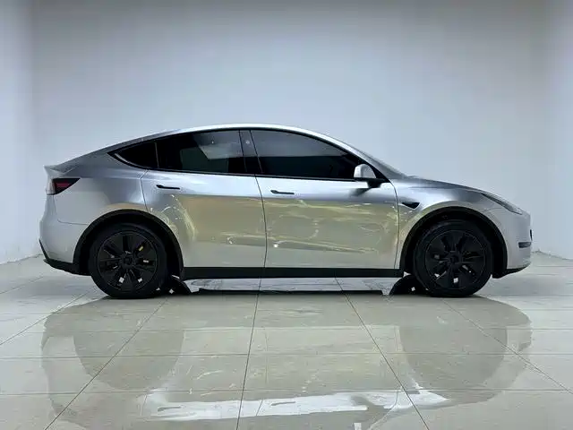 Фото 8 - Tesla Model Y
