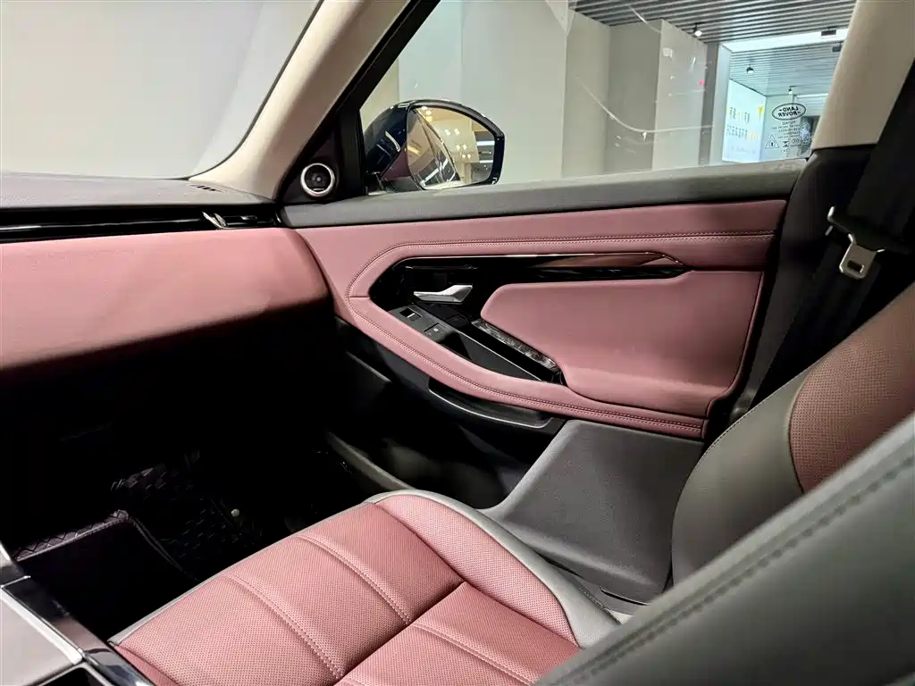 Land Rover Range Rover Evoque 2024 Range Rover Evoque L 249PS Light Master Edition фото 22