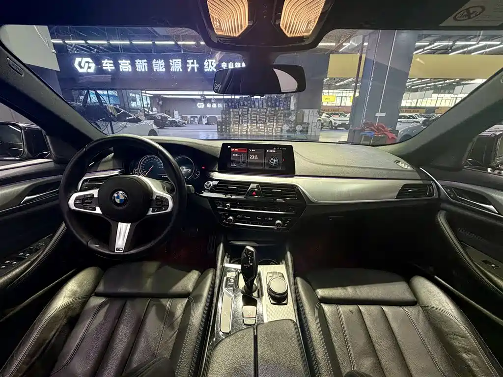 BMW 5 Series (Import) 2018 525i M Sport Package фото 8