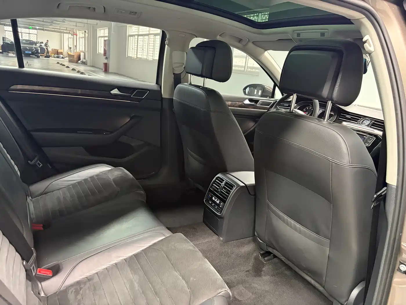 Volkswagen Magotan 2017 380TSI DSG Luxury фото 12
