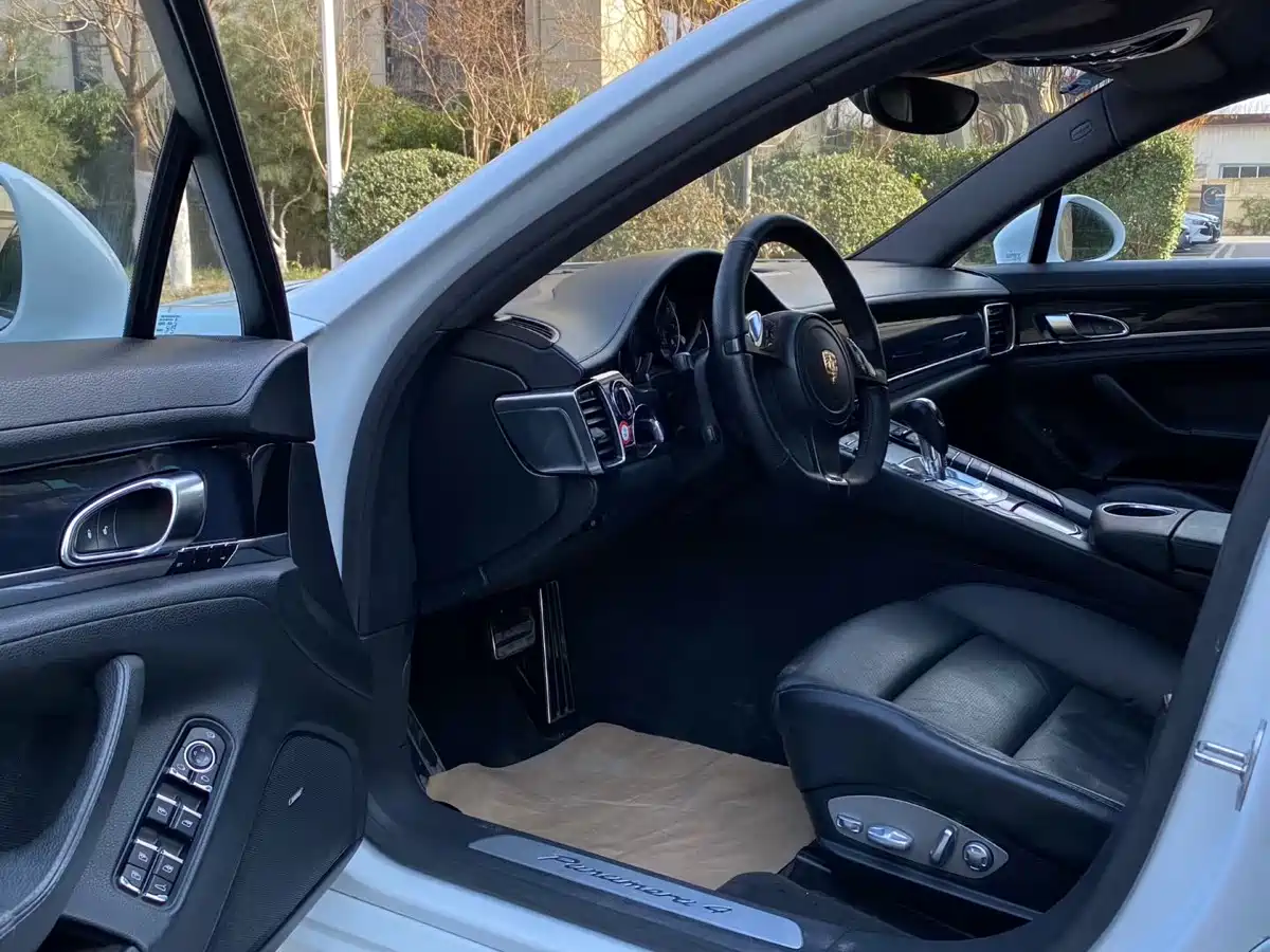 Porsche Panamera 2014 Panamera 4 3.0T фото 6