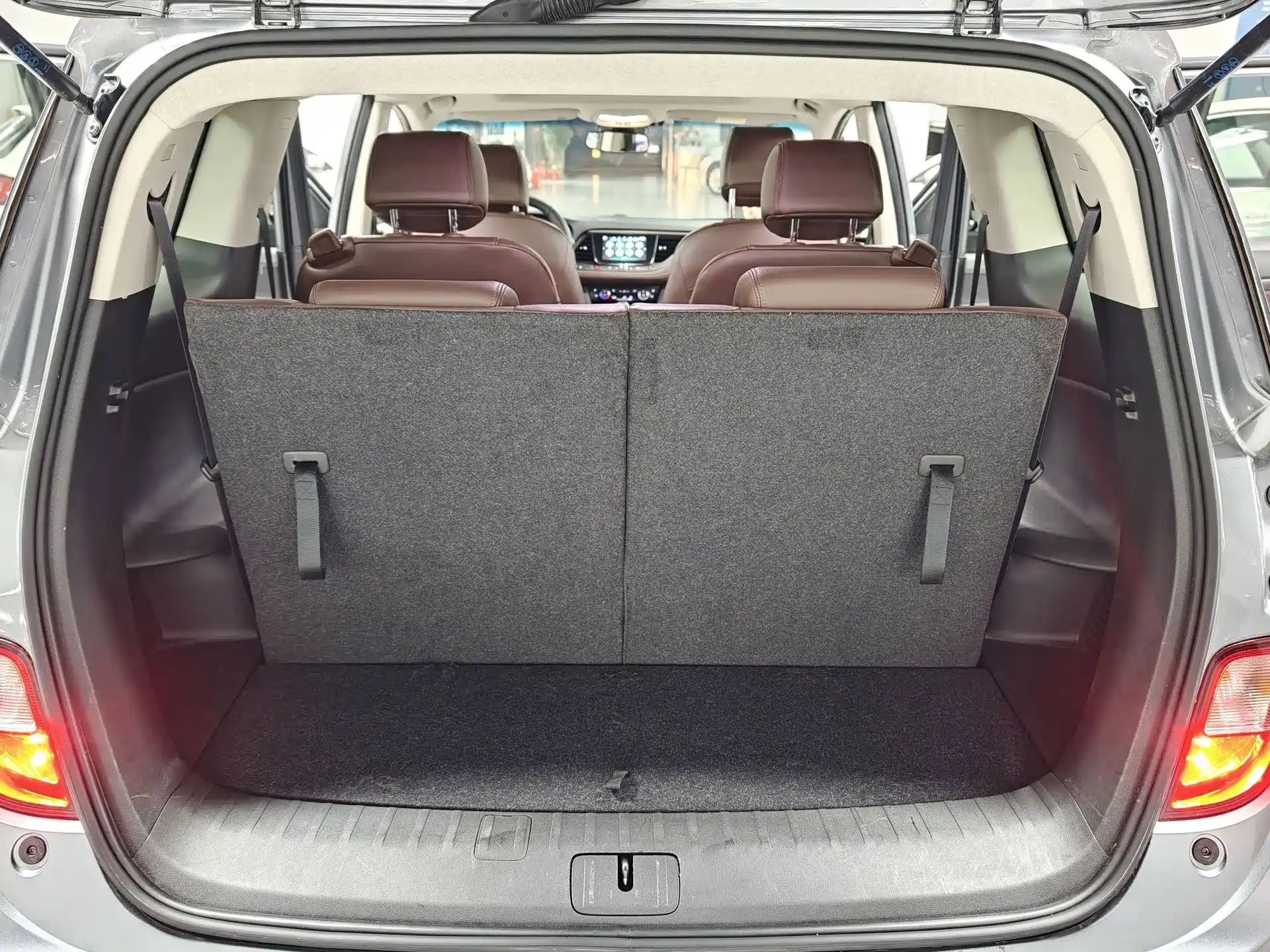 Фото 8 - Buick GL6