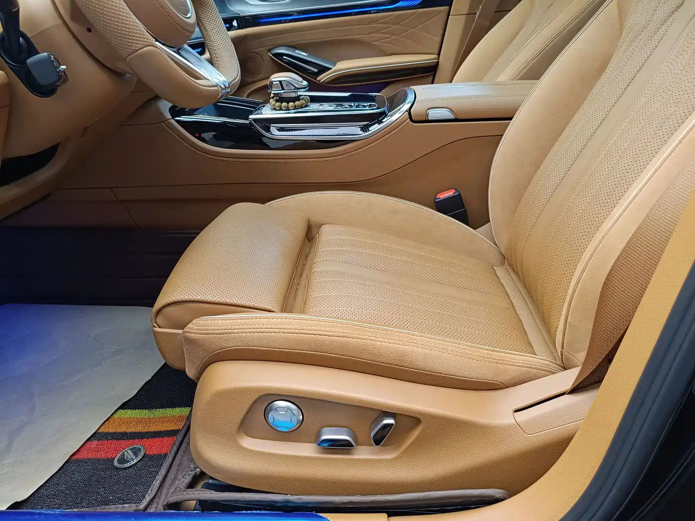 Hongqi H9 2025 2025 2.0T 2WD Qi Chang Private Style Edition 5-seater