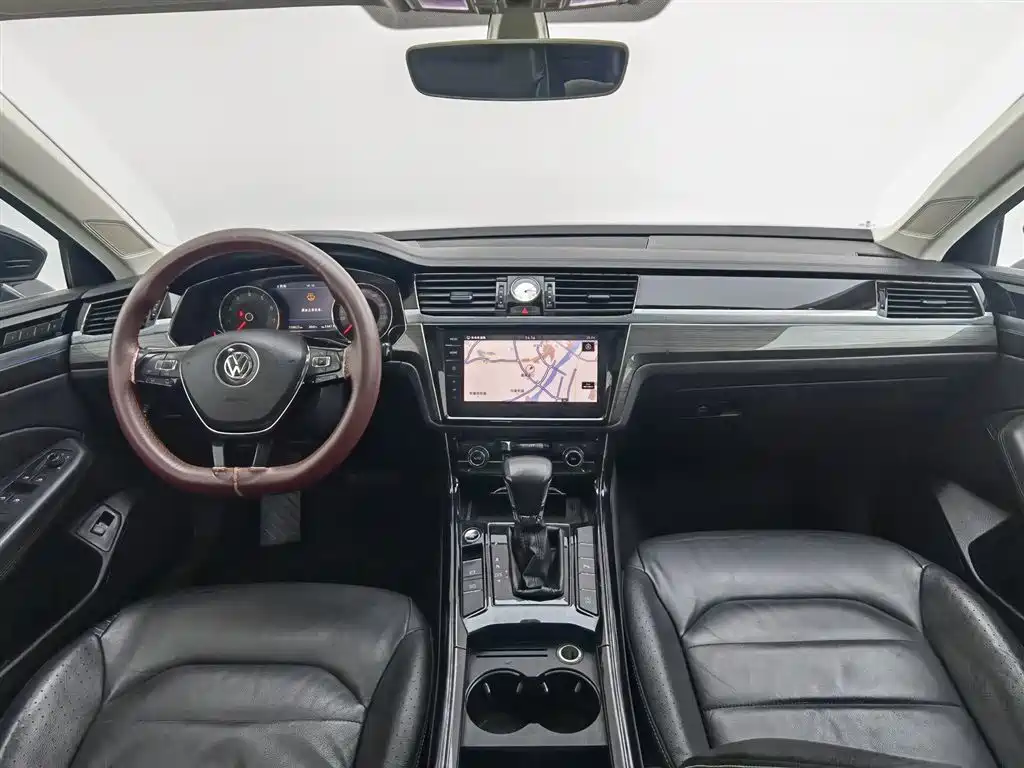 Volkswagen Phideon 2018 Facelift 380TSI FWD Business фото 5