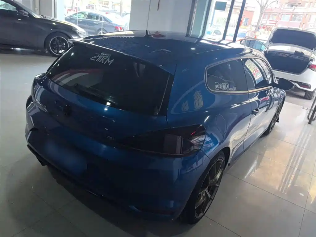 Volkswagen Scirocco 2015 1.4TSI Trend Edition фото 5