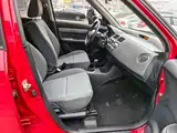 Фото 14 - Suzuki Swift