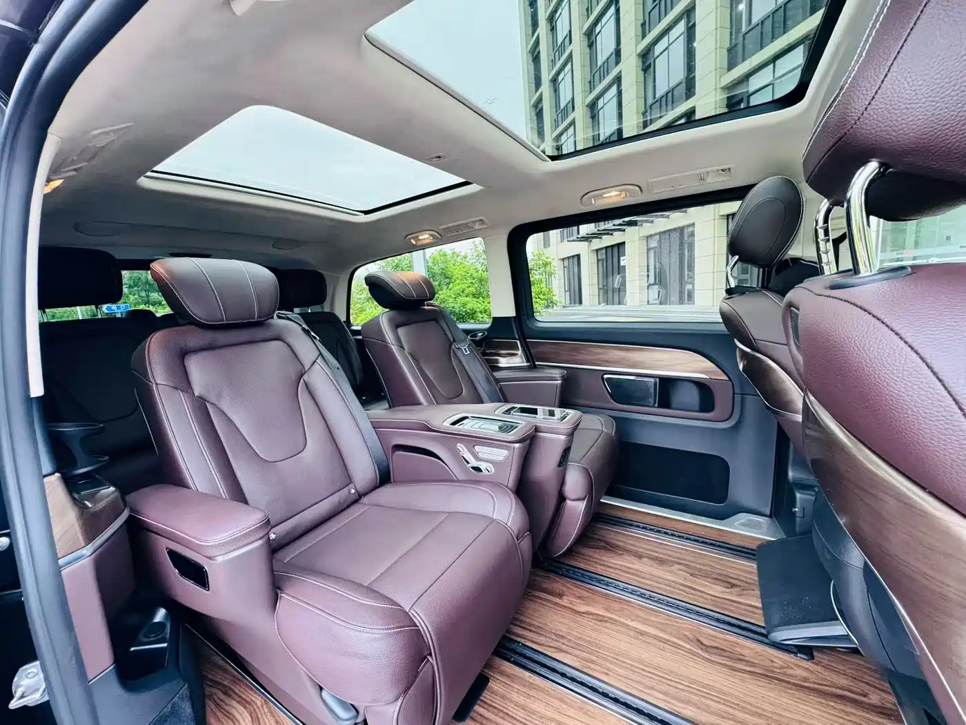 Mercedes-Benz V-Class 2021 V 260 L Long Wheelbase Luxury Edition фото 7