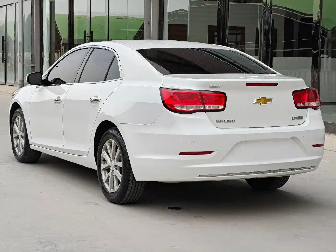 Chevrolet Malibu 2018 530T Automatic Luxury Edition фото 4