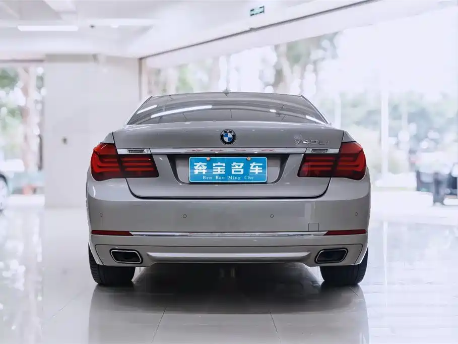 BMW 7 Series 2013 Model 740Li Luxury фото 5