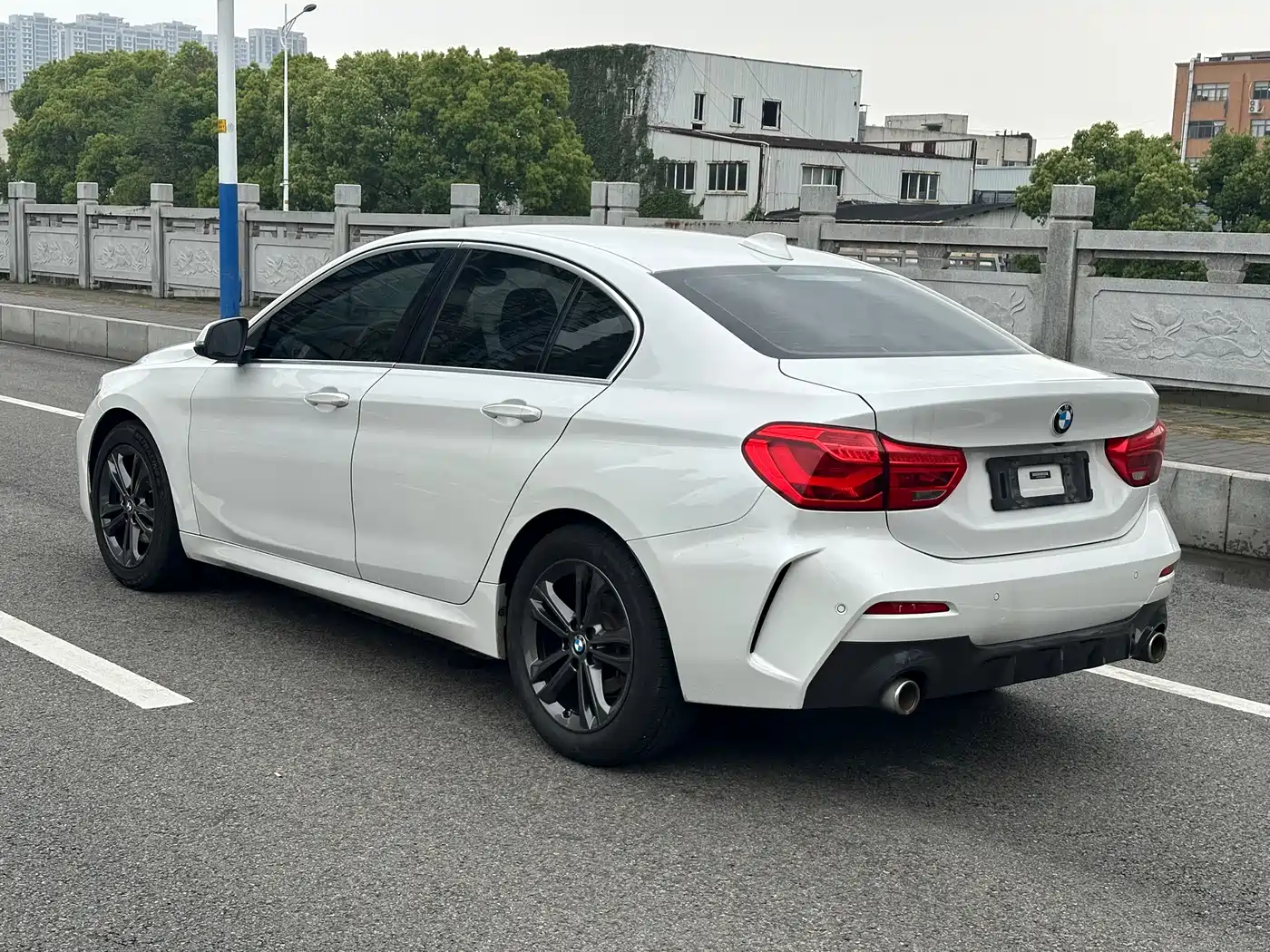 BMW 1 Series 2021 120i M Sport фото 9