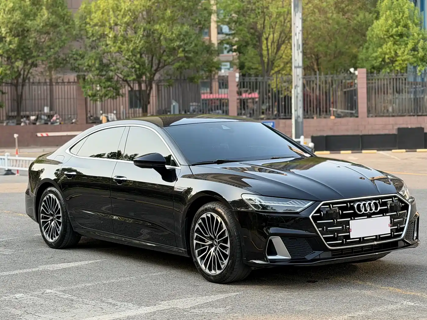 Audi A7L 2024 45 TFSI Luxury фото 3