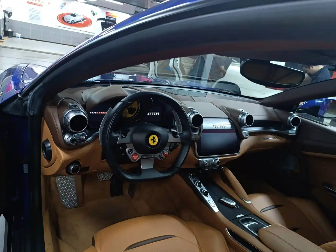 Ferrari GTC4Lusso 2018 2017 3.9T V8