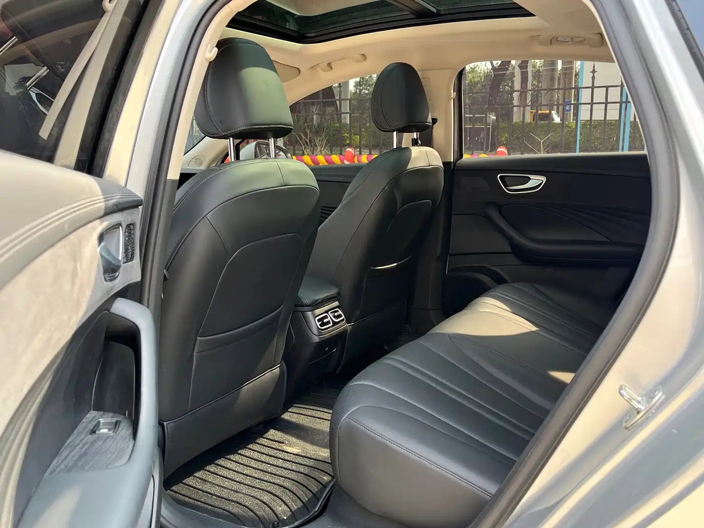 Roewe D7 2025 2025 DMH 125km World Champion Excellence Edition
