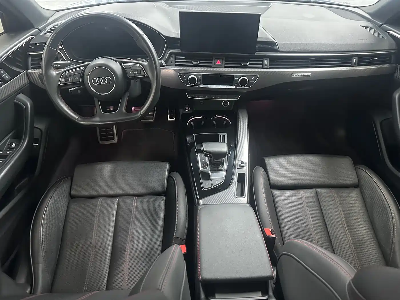 Фото 10 - Audi A4L
