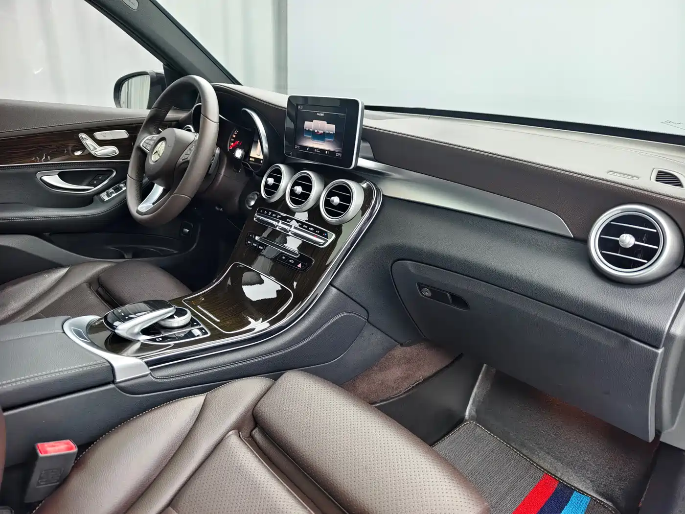 Mercedes-Benz GLC 2018 GLC 260 4MATIC Luxury фото 14