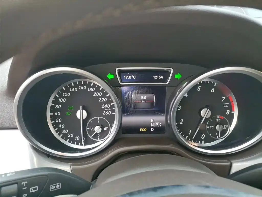 Mercedes-Benz M-Class 2015 ML 320 4MATIC фото 4