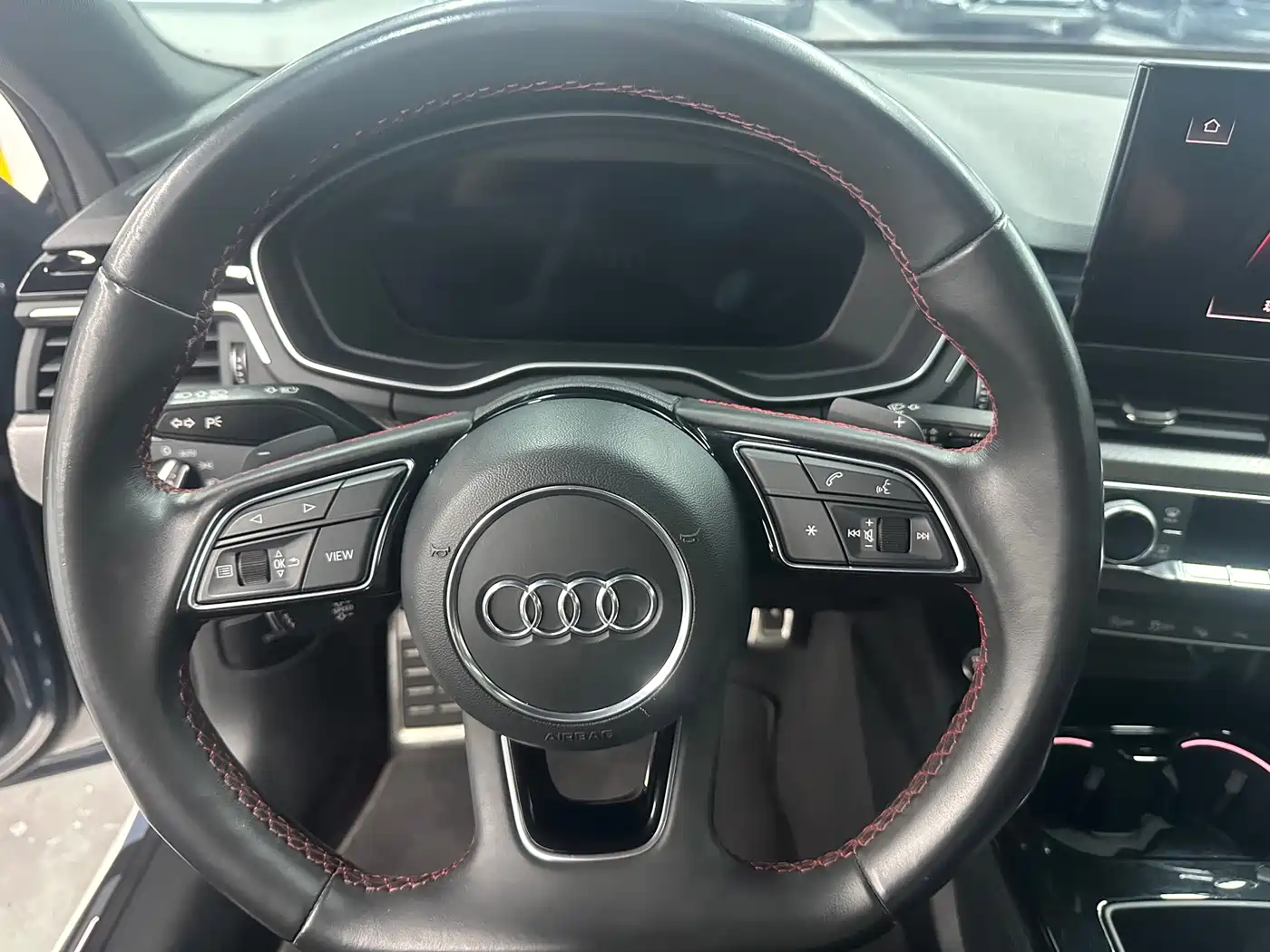 Фото 6 - Audi A4L
