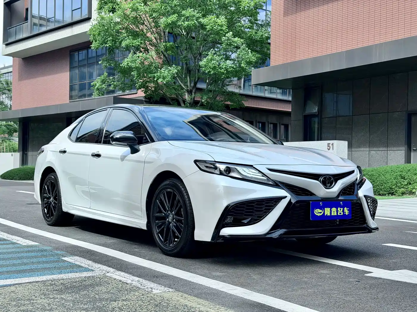 Фото 3 - Toyota Camry