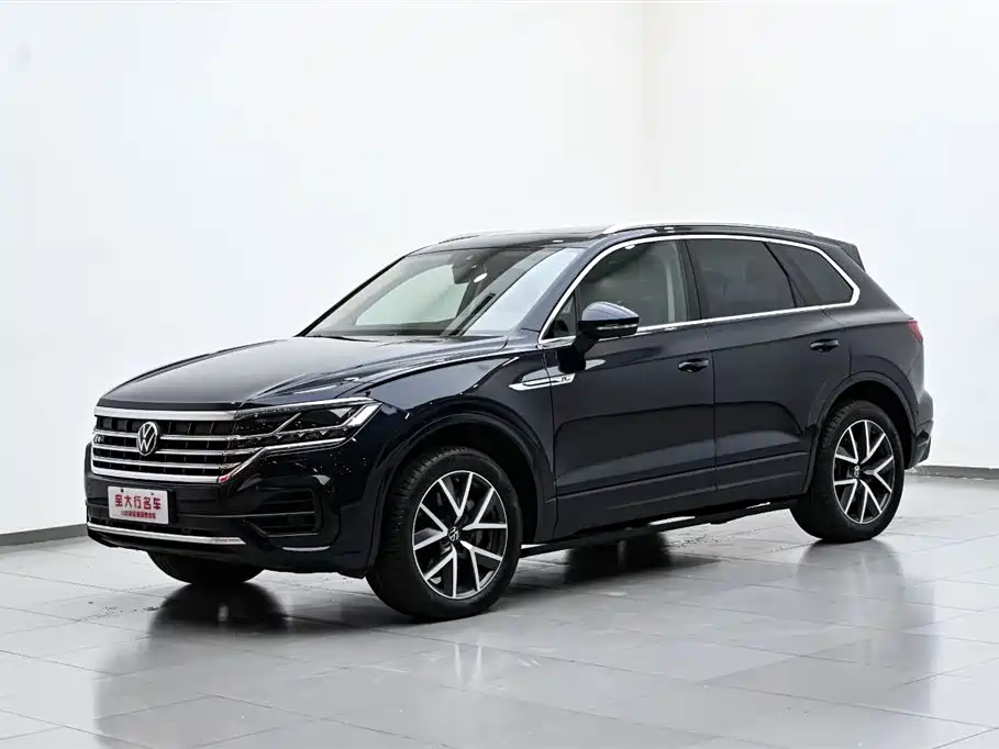Volkswagen Touareg 2021 3.0TSI R-Line Classic Sport Package фото 2