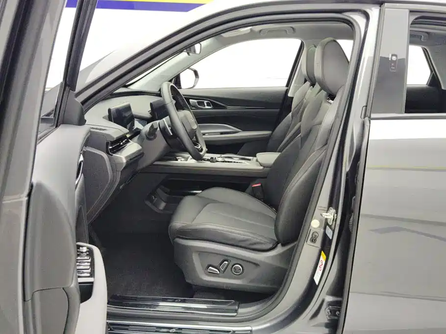 Changan Oshan Z6 2023 2022 Blue Whale 1.5T DCT Intelligent Leader