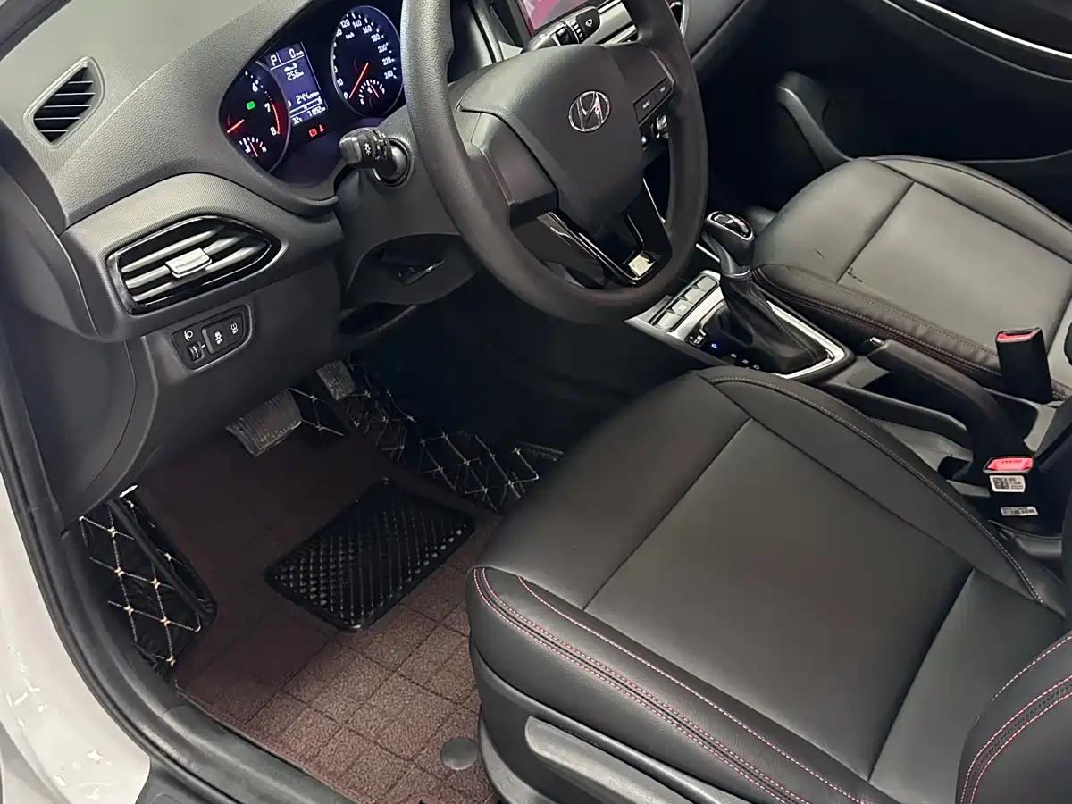 Hyundai Elantra 2018 1.6L Automatic Pleasing Edition GL China VI фото 11