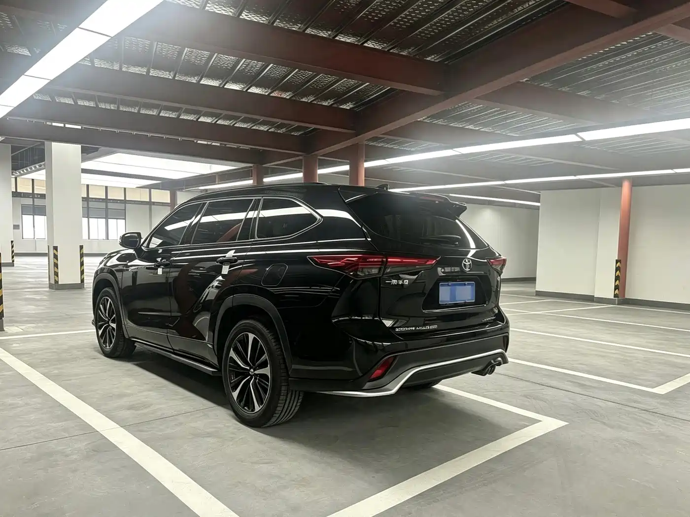 Toyota Crown Kluger 2023 2022 2.0T All-Wheel Drive Power Premium Edition