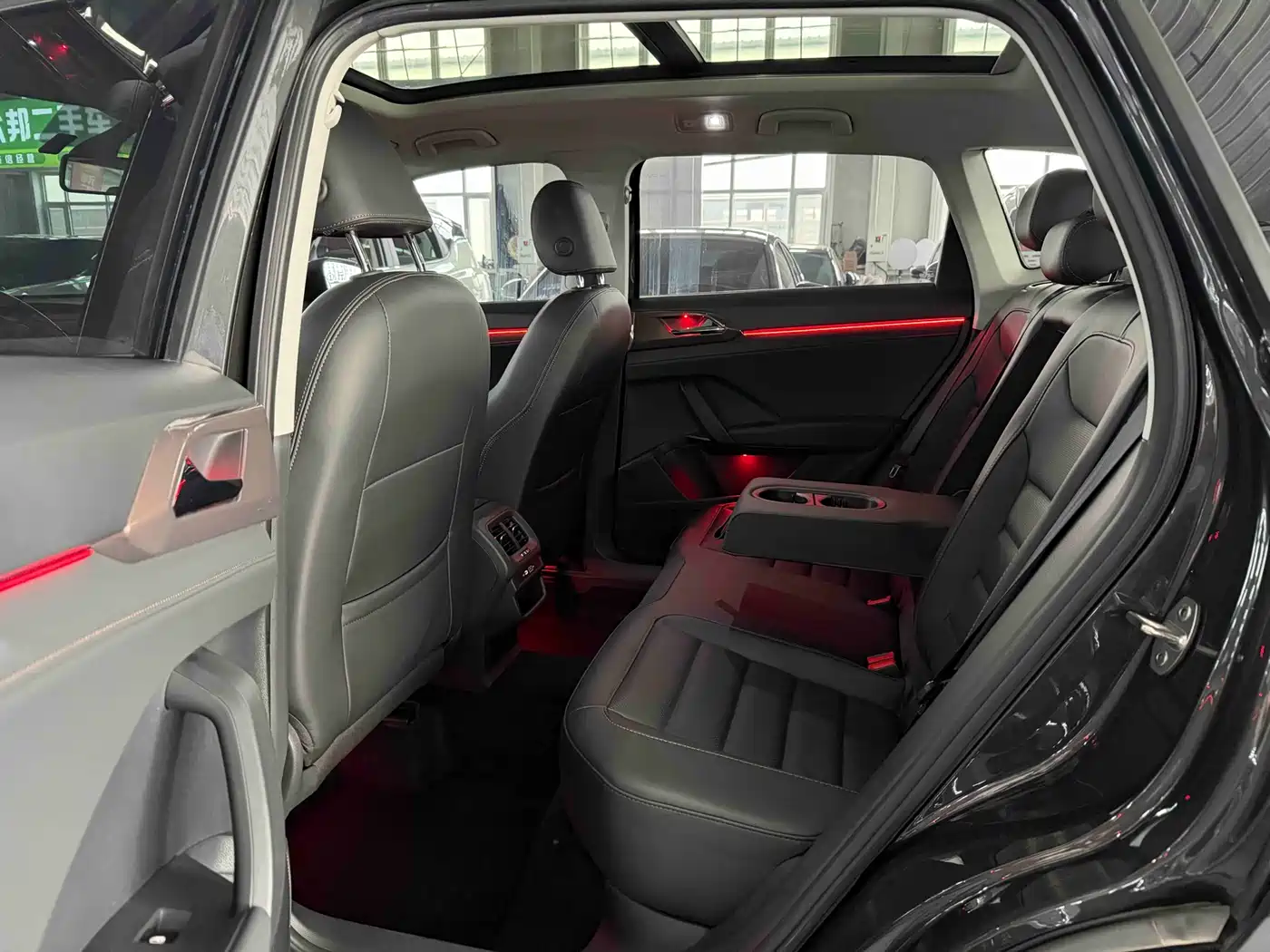 Volkswagen Tharu 2022 280TSI FWD Luxury Edition фото 15
