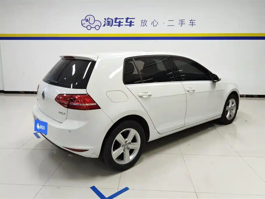 Volkswagen Golf 2014 1.6L Automatic Comfort фото 3