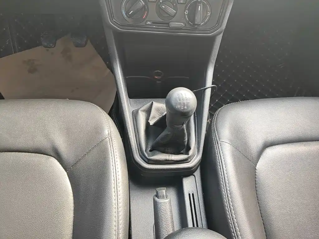 Photo 14 - Volkswagen Jetta