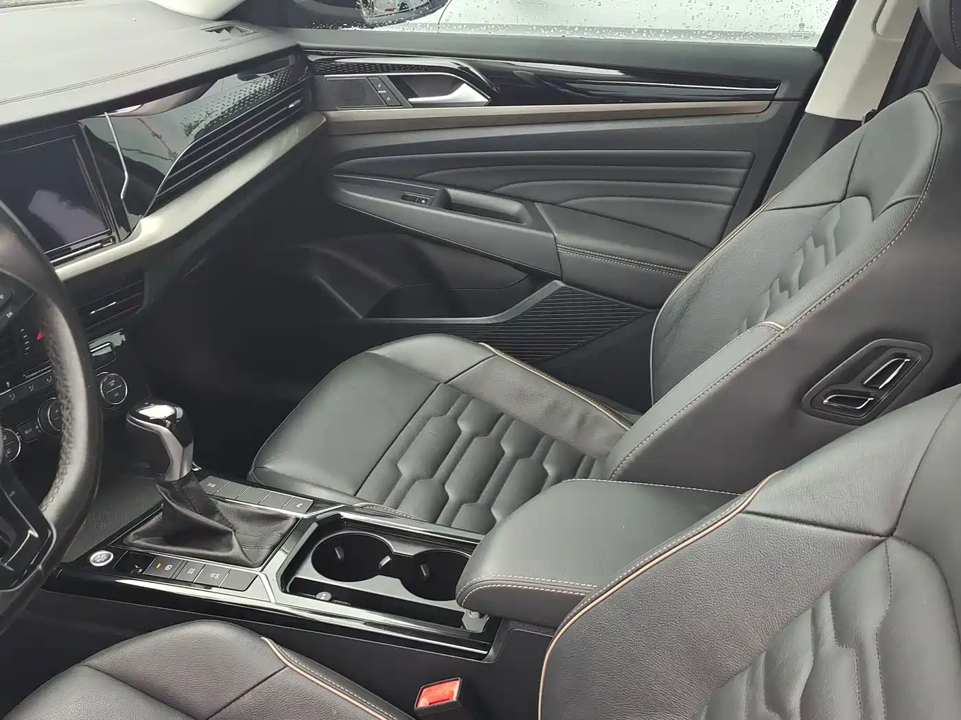Фото 4 - Volkswagen Passat