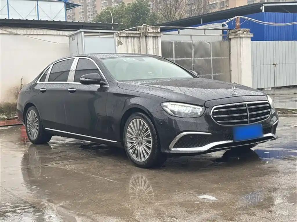 Mercedes-Benz E-Class 2023 E 300 L Fashion фото 7
