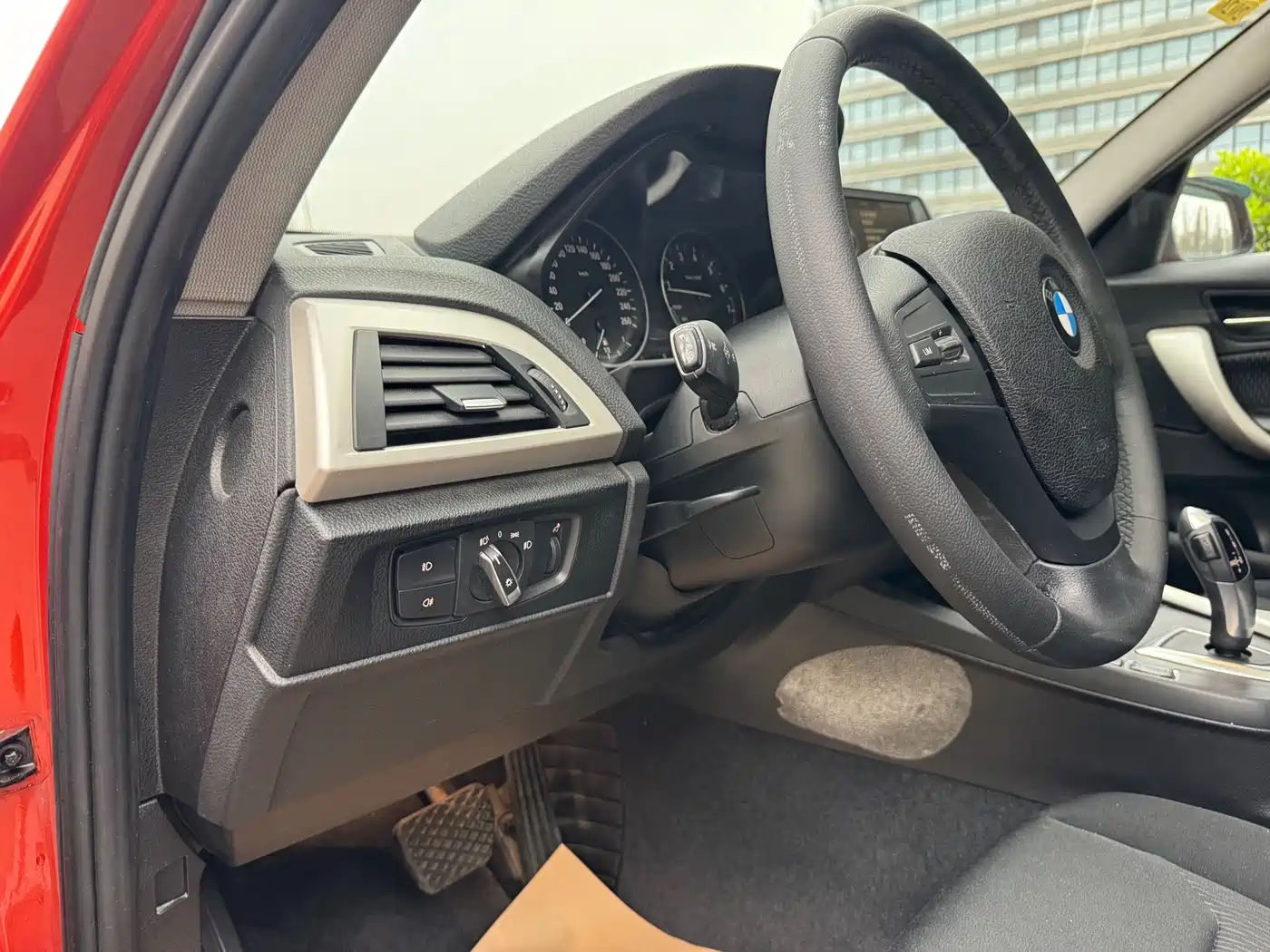 BMW 1 Series (Import) 2013 Facelift 118i Leading Model фото 15