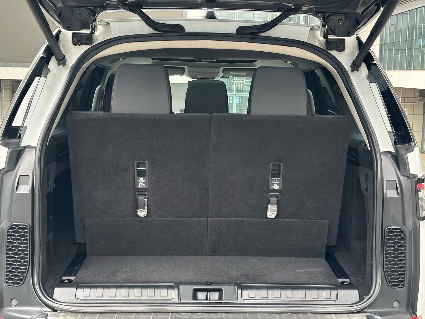 Land Rover Discovery 2017 3.0 SC V6 SE фото 14