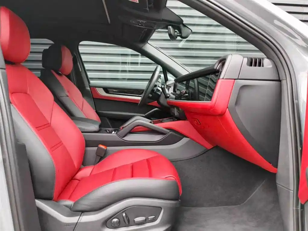 Porsche Cayenne 2025 Cayenne 3.0T Dream Chaser Edition фото 13