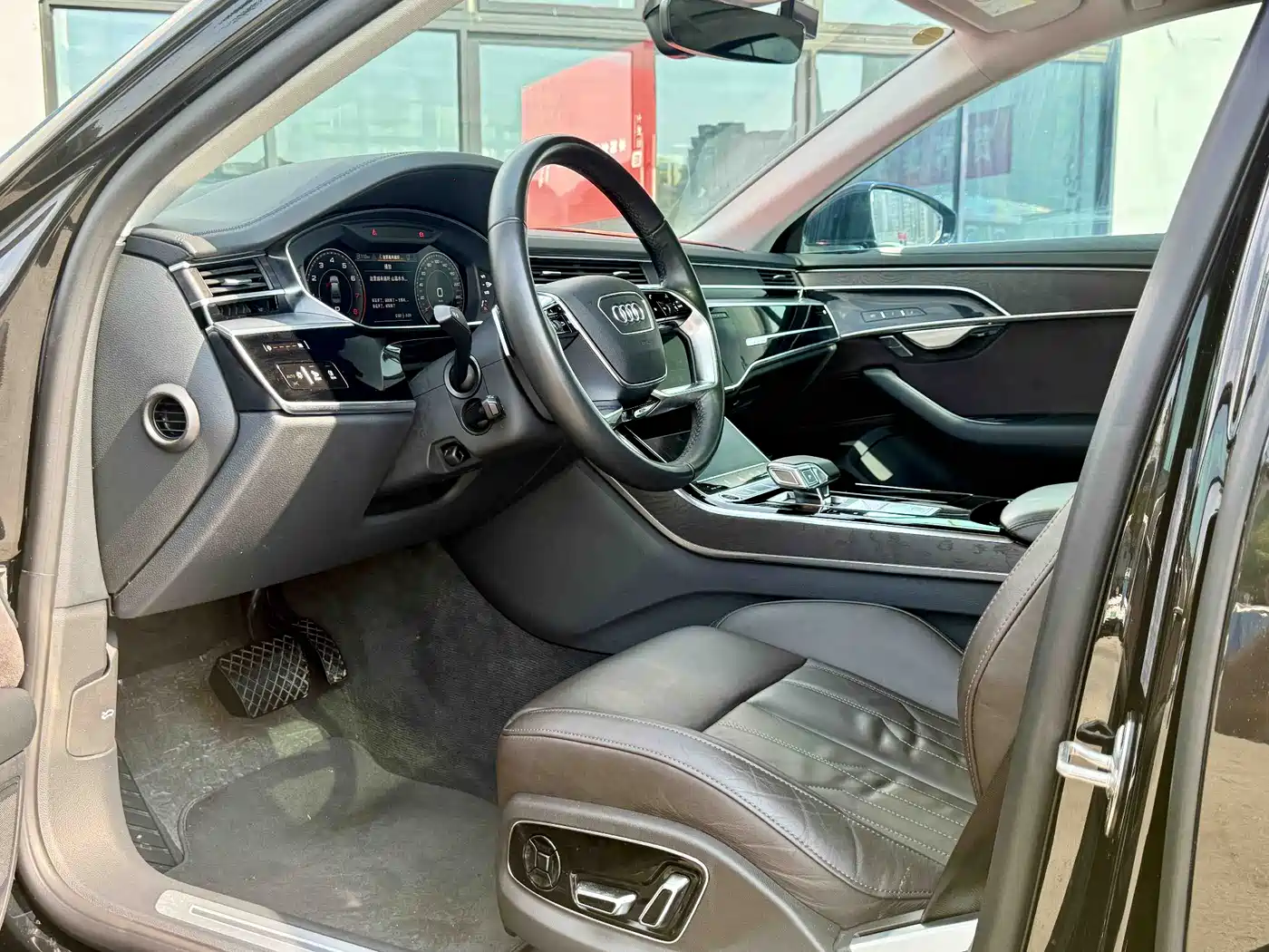 Audi A8 2023 A8L 45 TFSI quattro Luxury фото 4