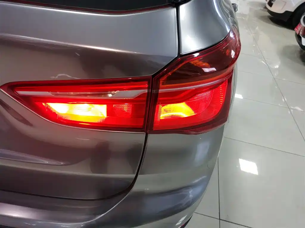 BMW X1 2018 sDrive18Li Fashion Model фото 24