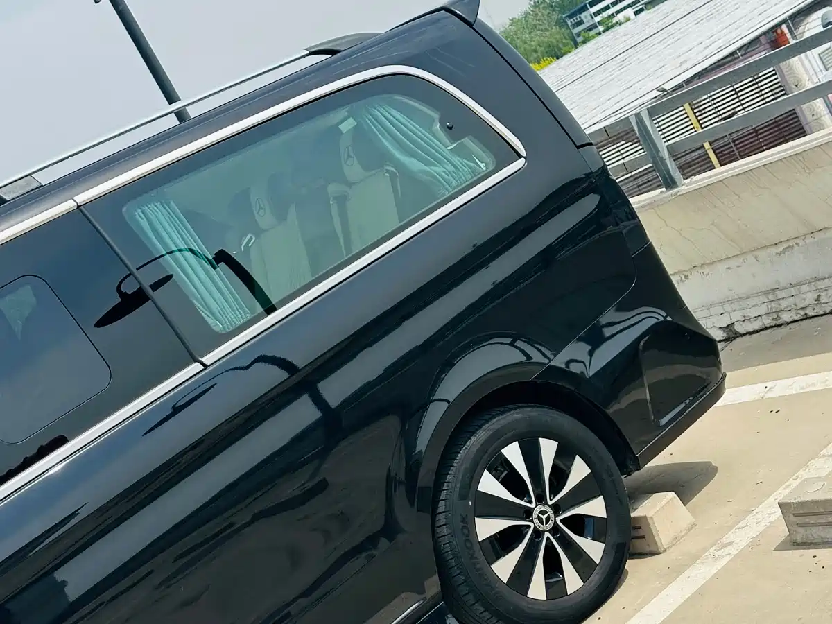 Mercedes-Benz Vito 2023 2.0T Elite 7-Seater фото 9