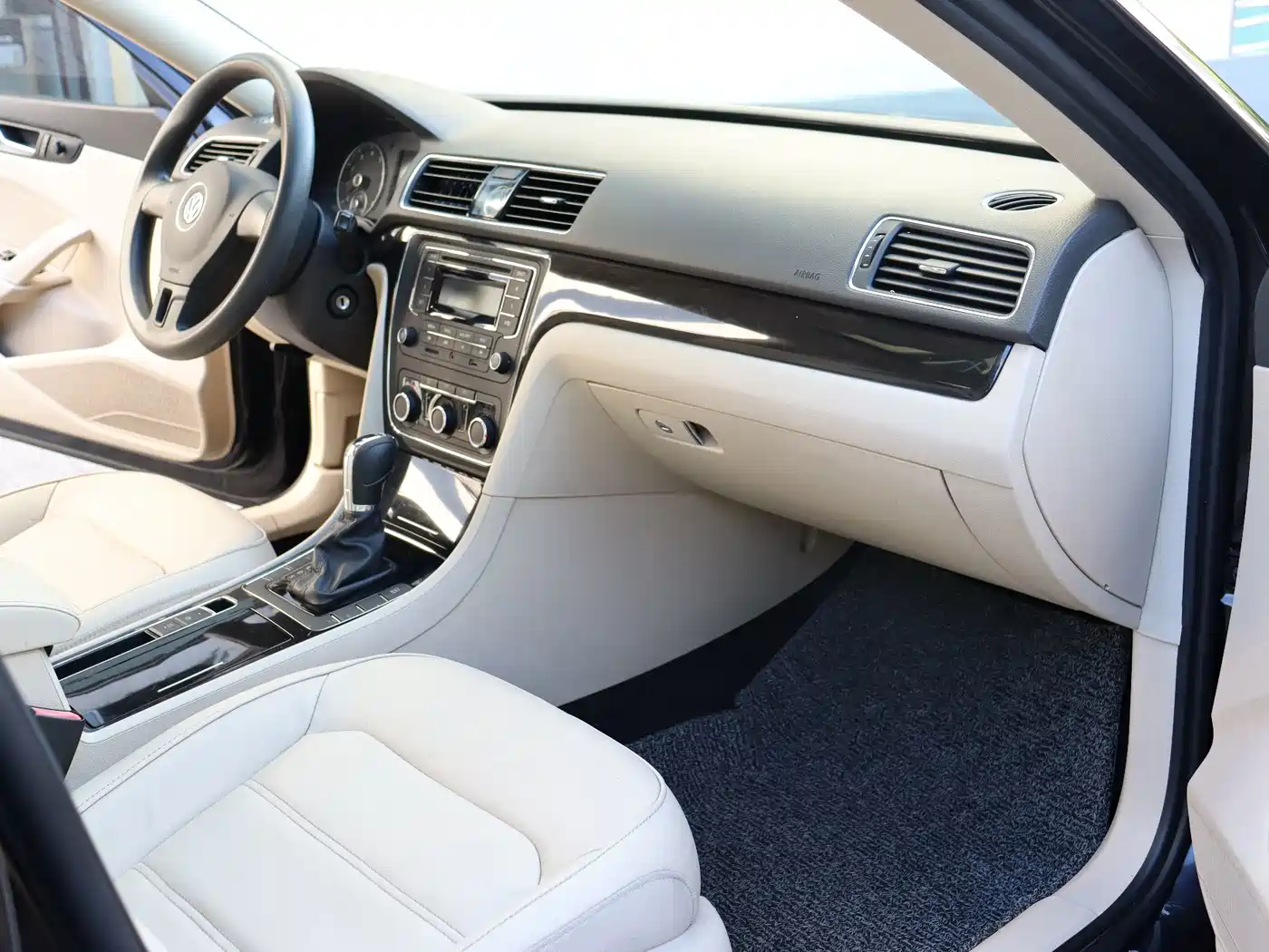 Фото 9 - Volkswagen Passat
