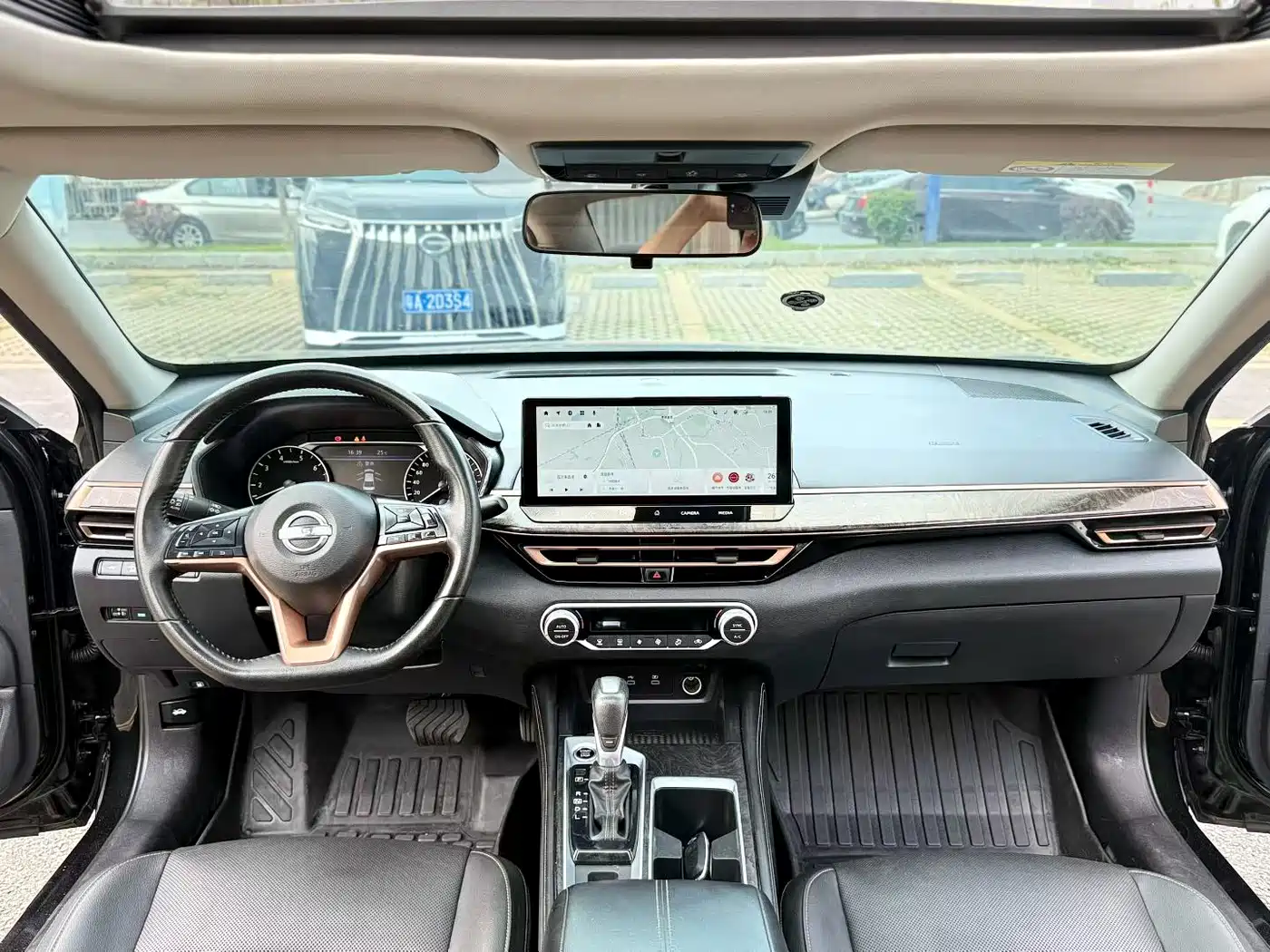 Nissan Teana 2024 2.0L SV Black Gold Edition фото 5